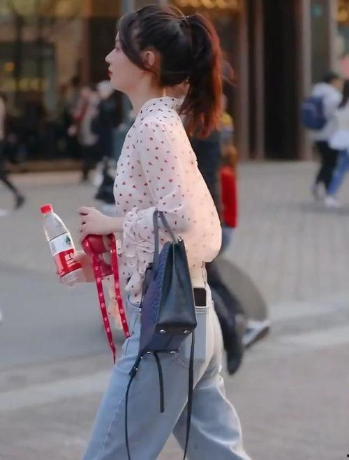 女童丝袜裤配什么鞋,打造时尚可爱的小脚丫